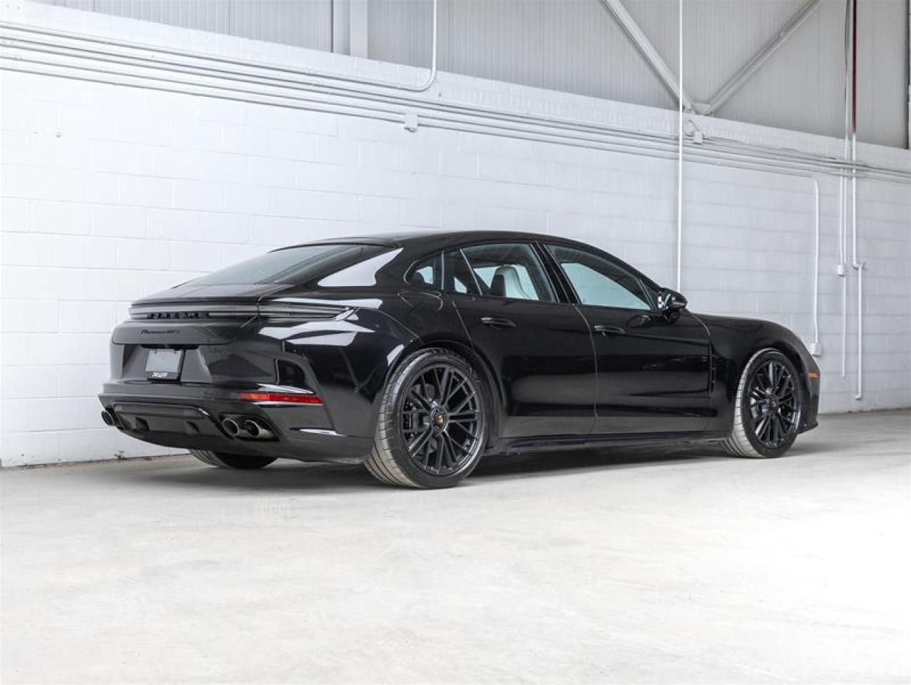 2025 Porsche Panamera  Photo