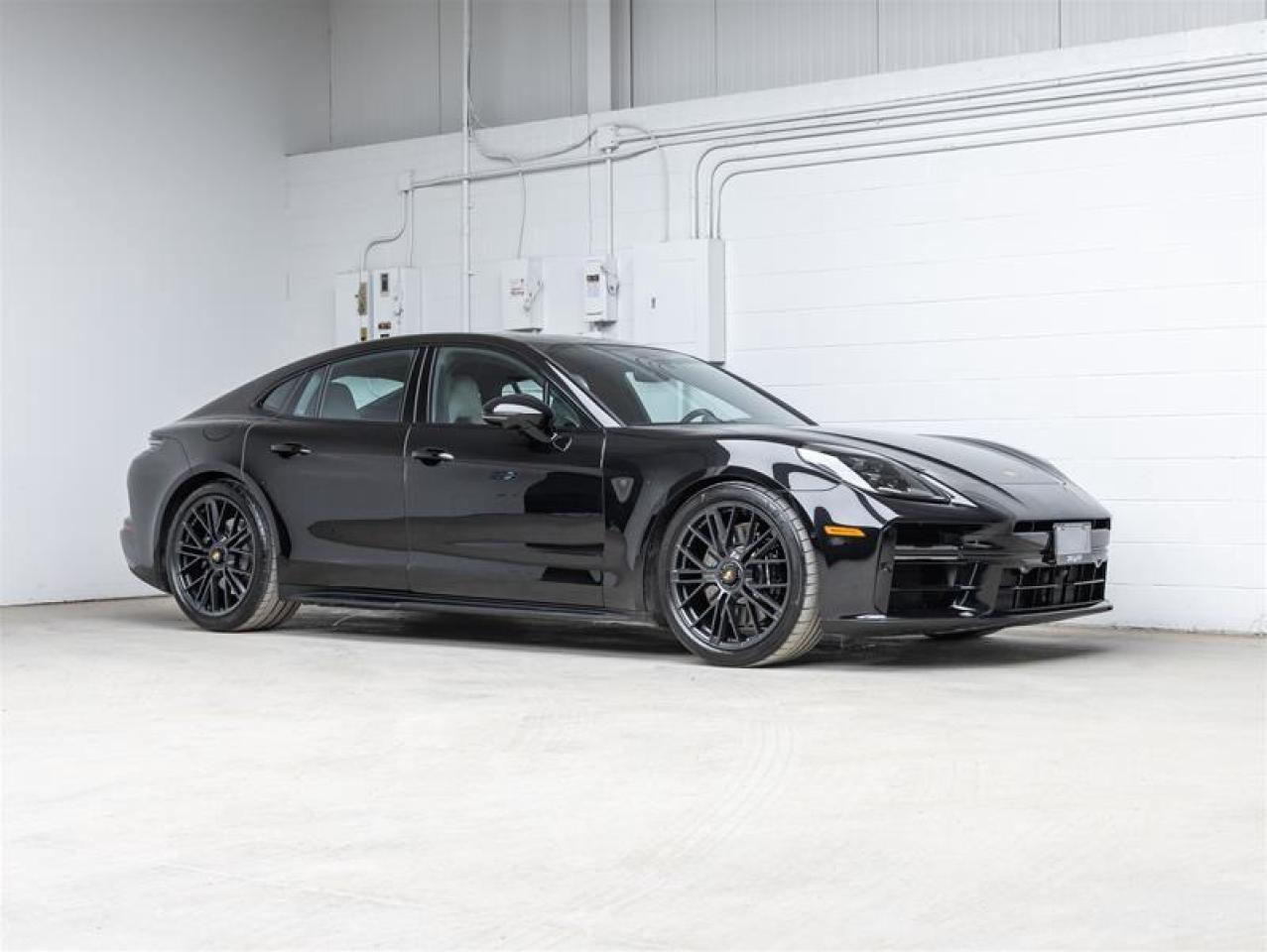 2025 Porsche Panamera  Photo