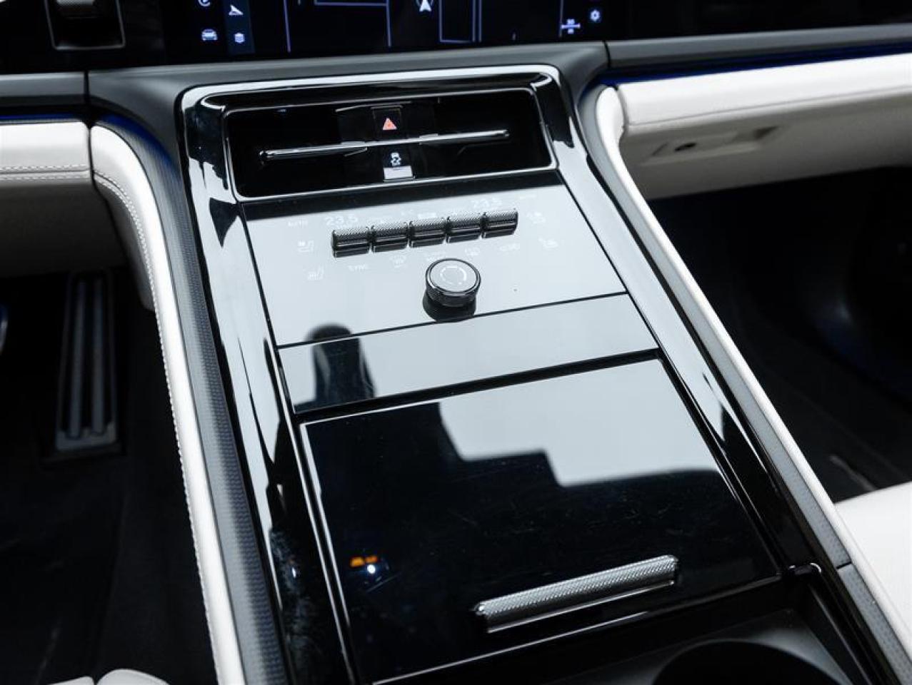 2025 Porsche Panamera  Photo