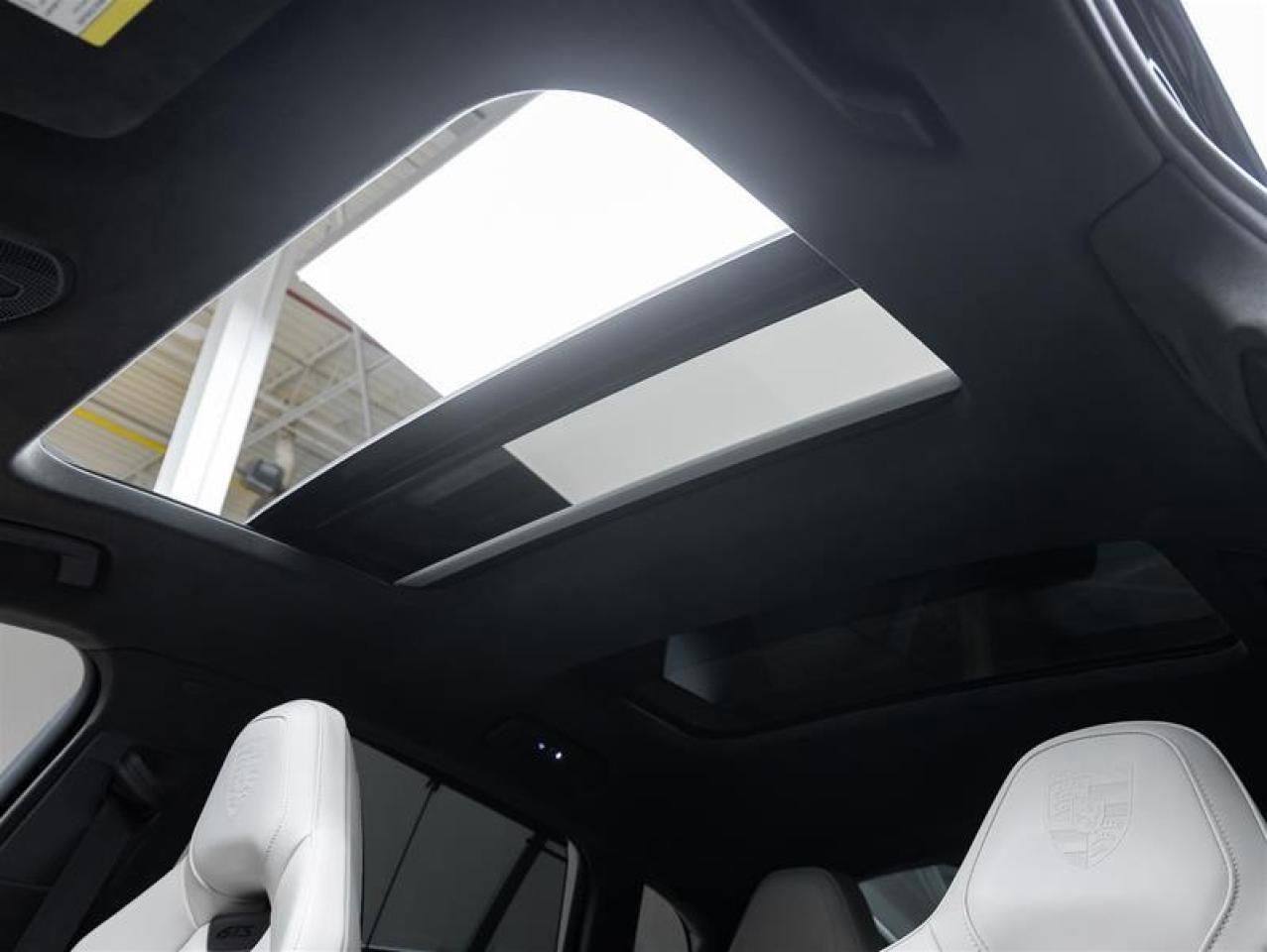 2025 Porsche Panamera  Photo