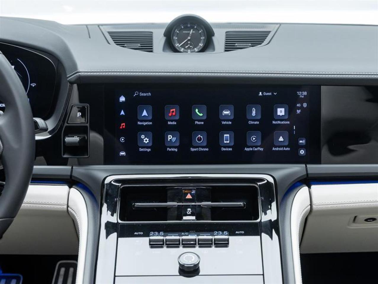 2025 Porsche Panamera  Photo