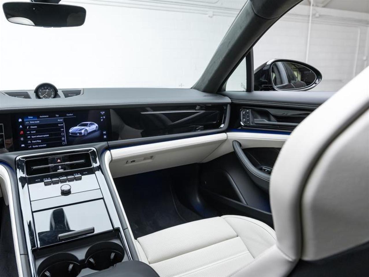 2025 Porsche Panamera  Photo