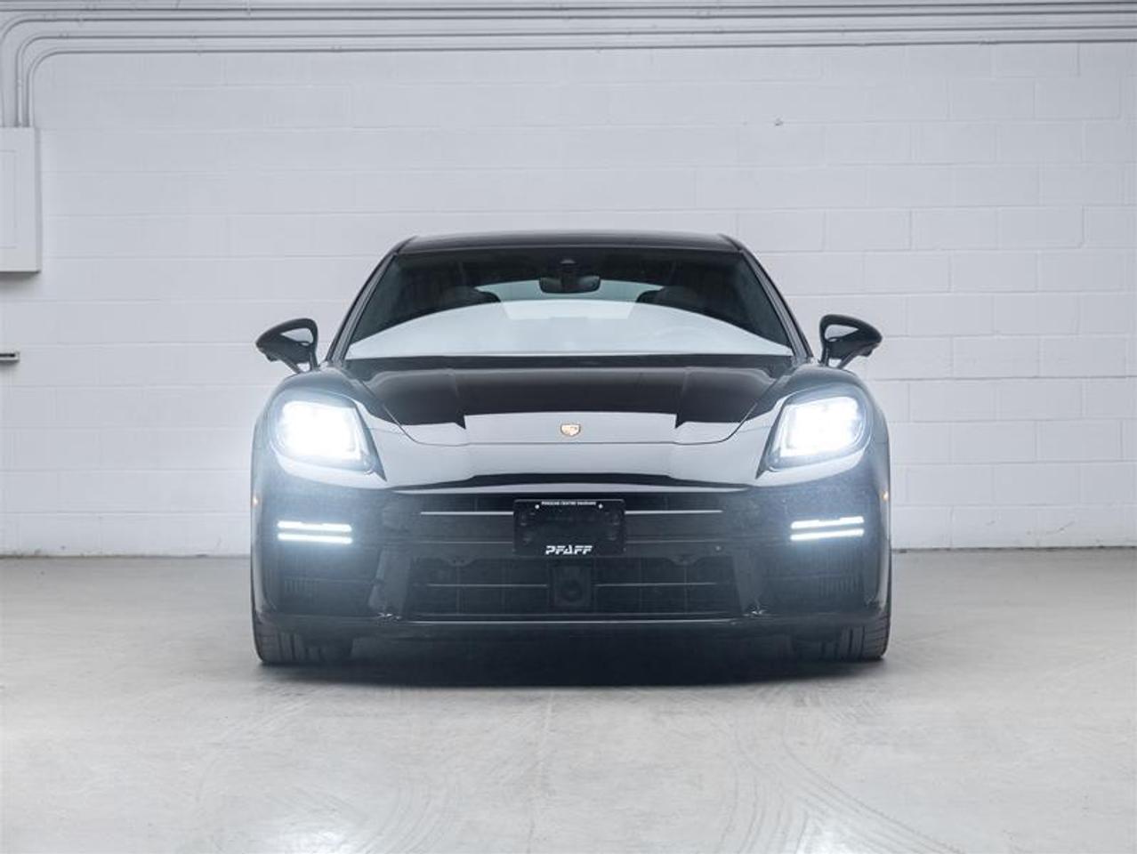 2025 Porsche Panamera  Photo