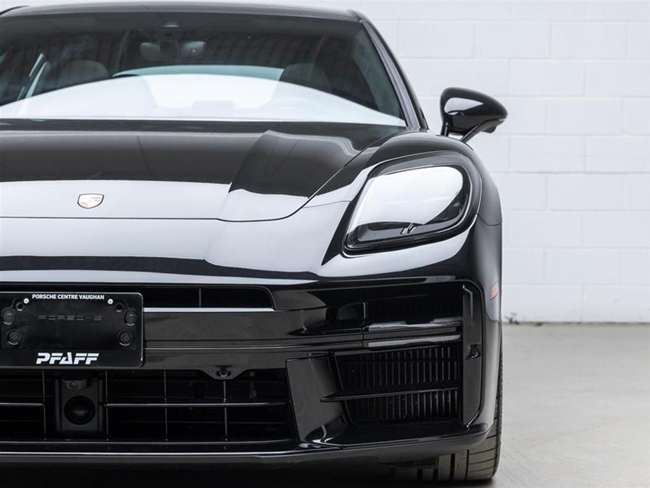 2025 Porsche Panamera  Photo