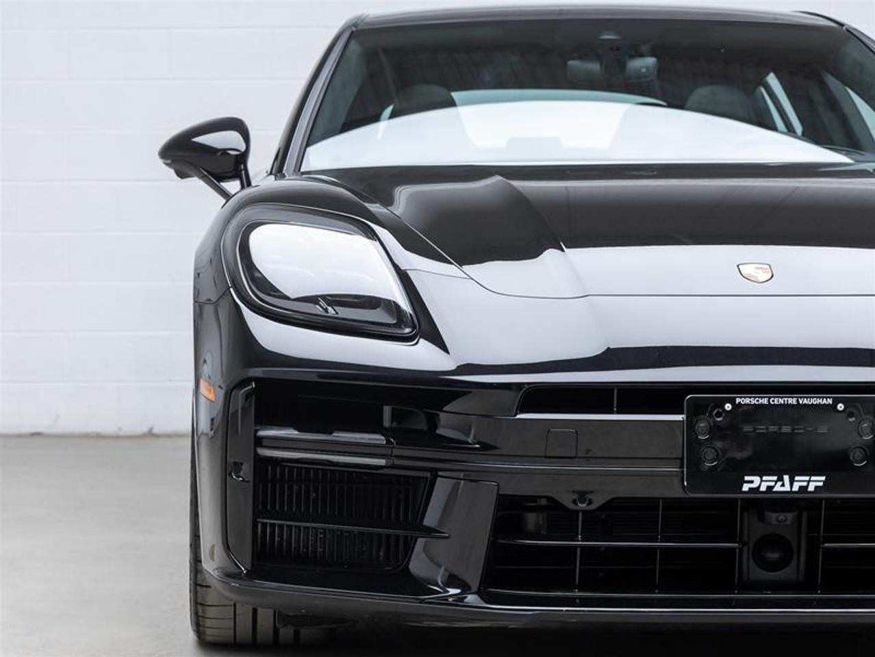 2025 Porsche Panamera  Photo