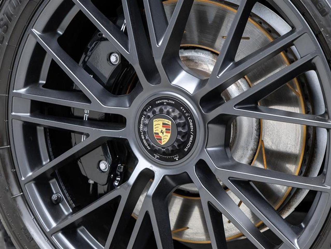 2025 Porsche Panamera  Photo