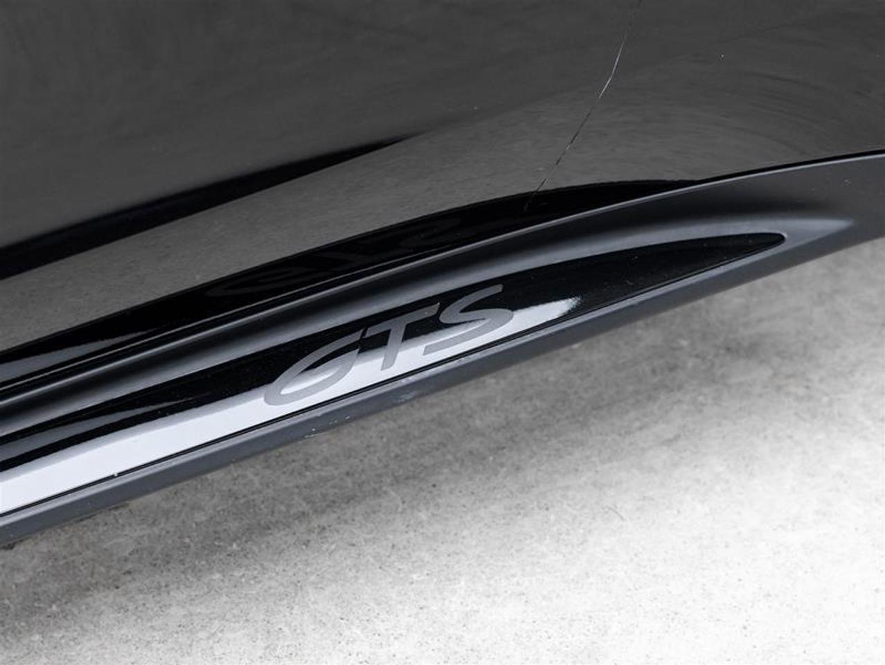 2025 Porsche Panamera  Photo