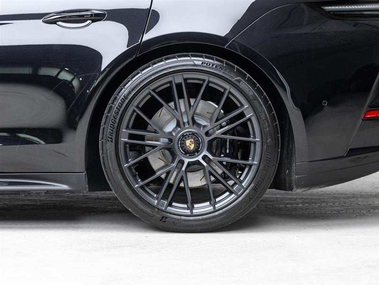 2025 Porsche Panamera  Photo