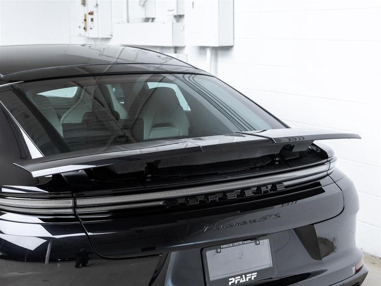 2025 Porsche Panamera  Photo