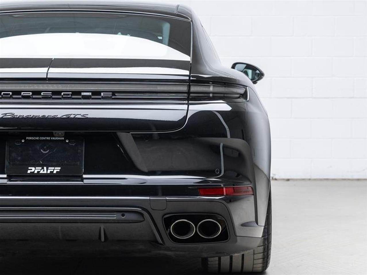 2025 Porsche Panamera  Photo