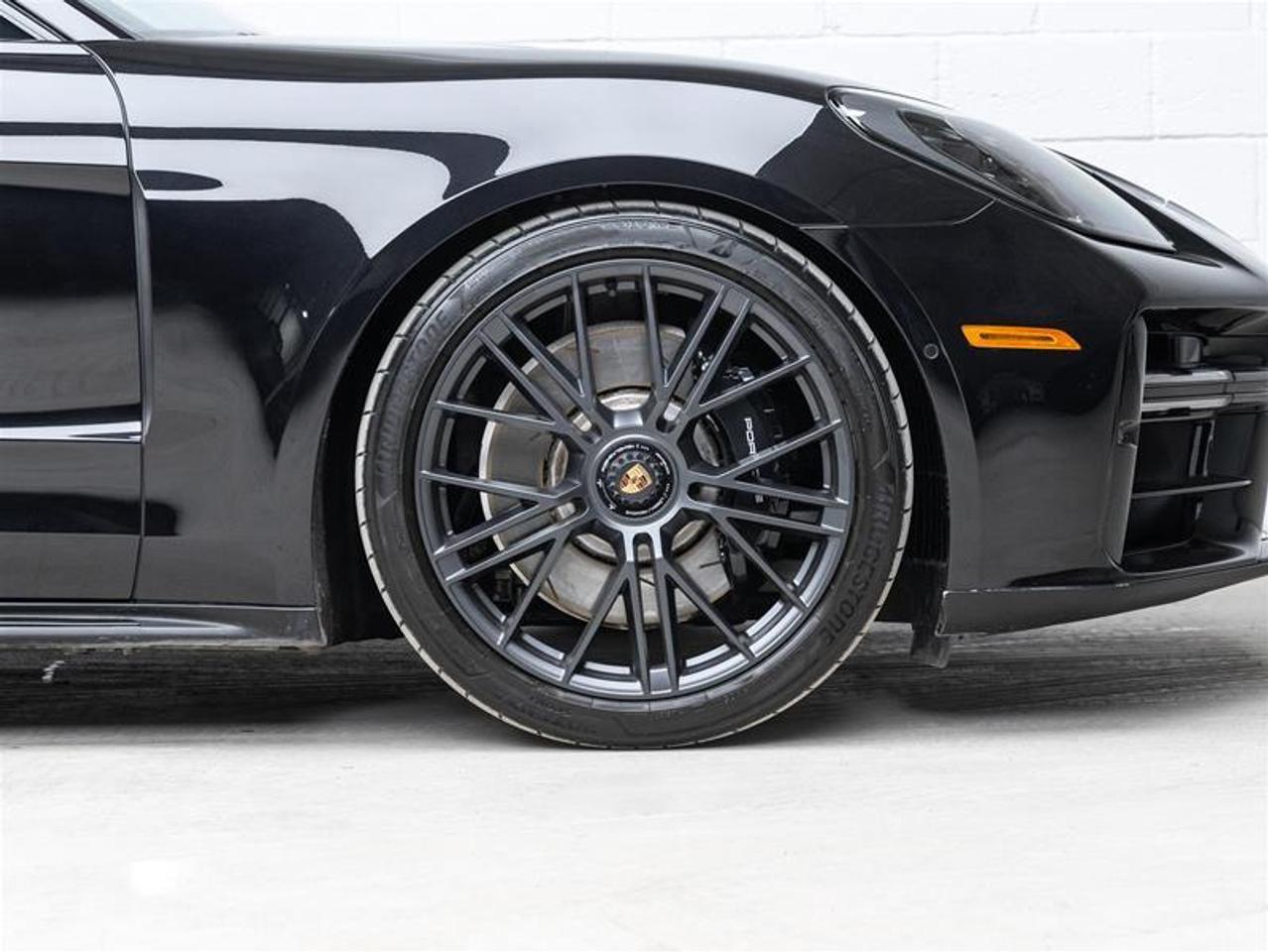 2025 Porsche Panamera  Photo