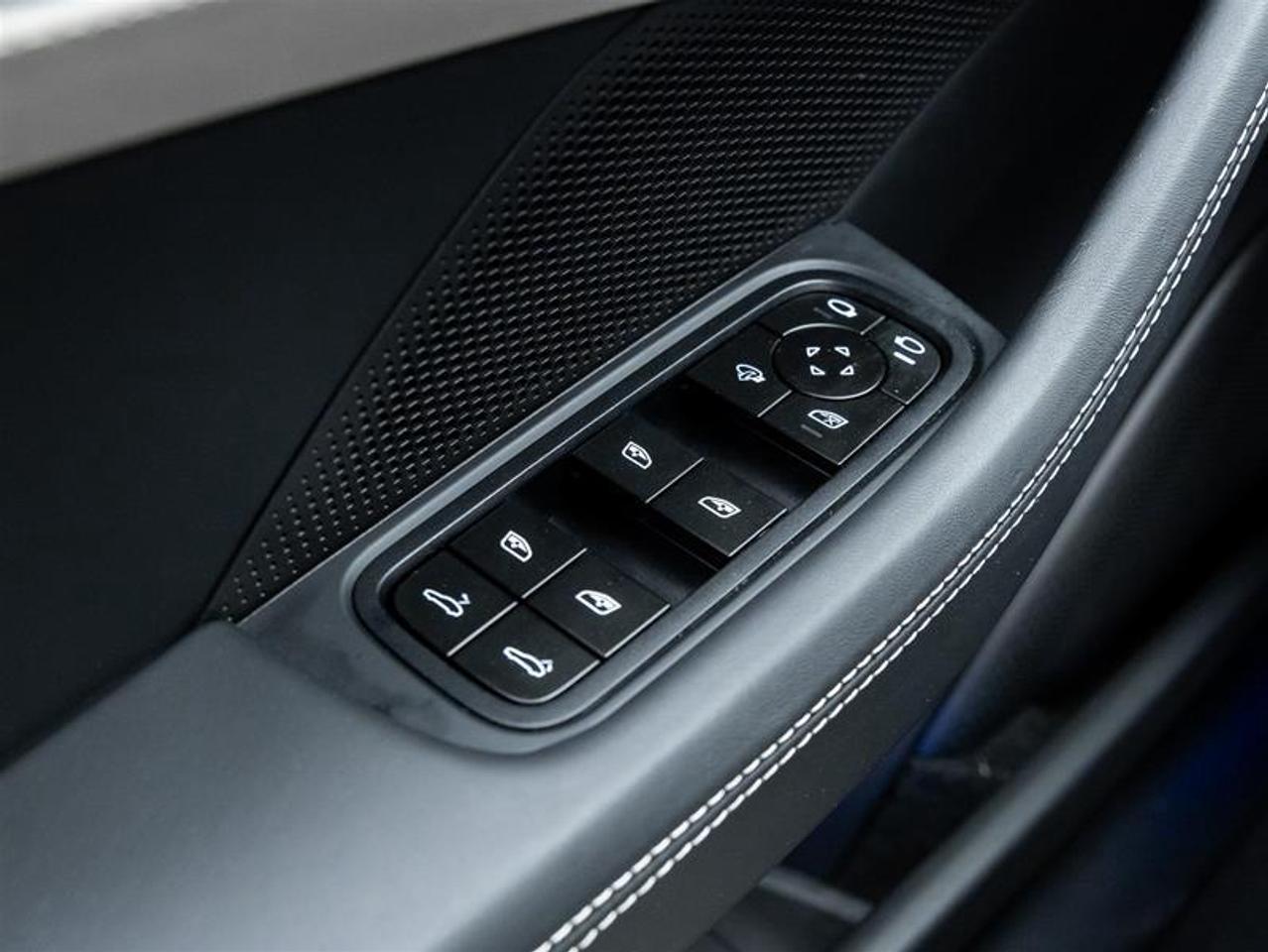 2025 Porsche Panamera  Photo