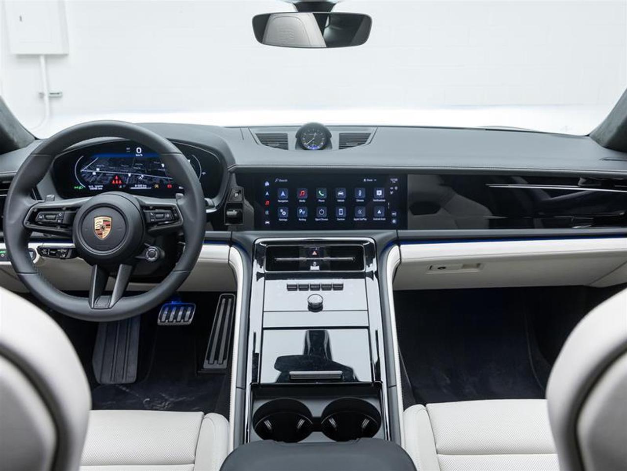 2025 Porsche Panamera  Photo