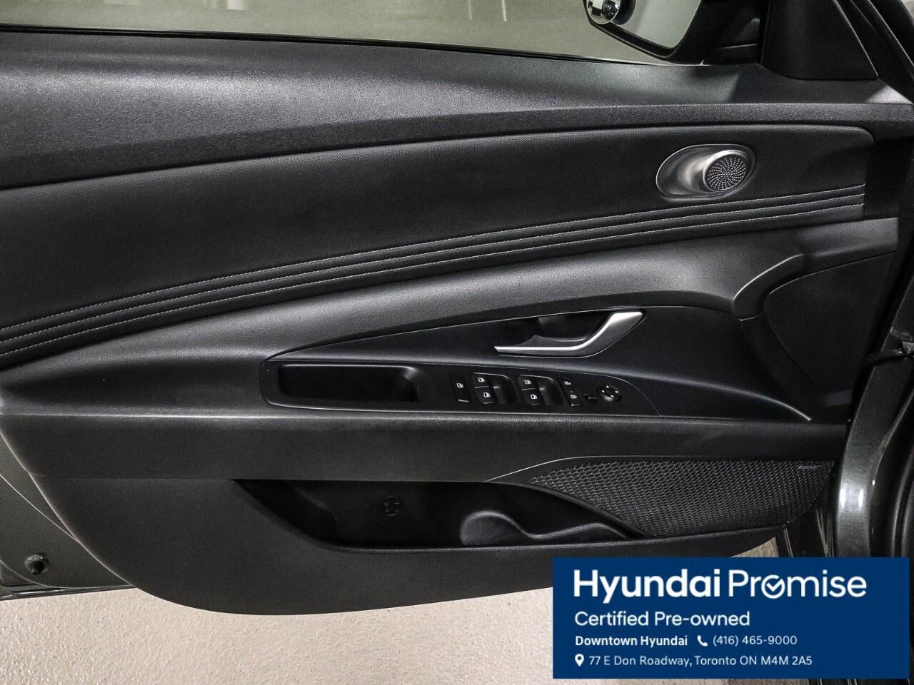 2023 Hyundai Elantra Luxury IVT Photo