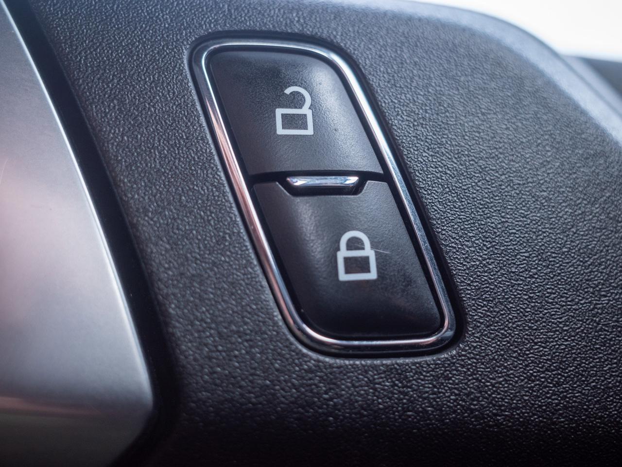 2023 Ford Bronco - Rollover Protection Bars   Heated Mirrors Photo