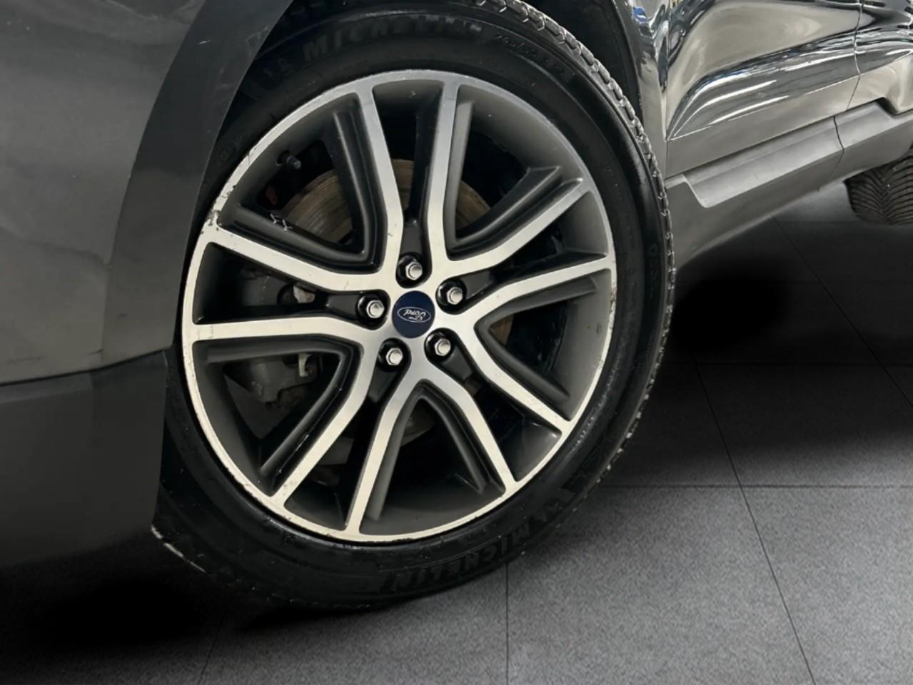 2020 Ford Edge TITANIUM 4DR ALL-WHEEL DRIVE Photo5