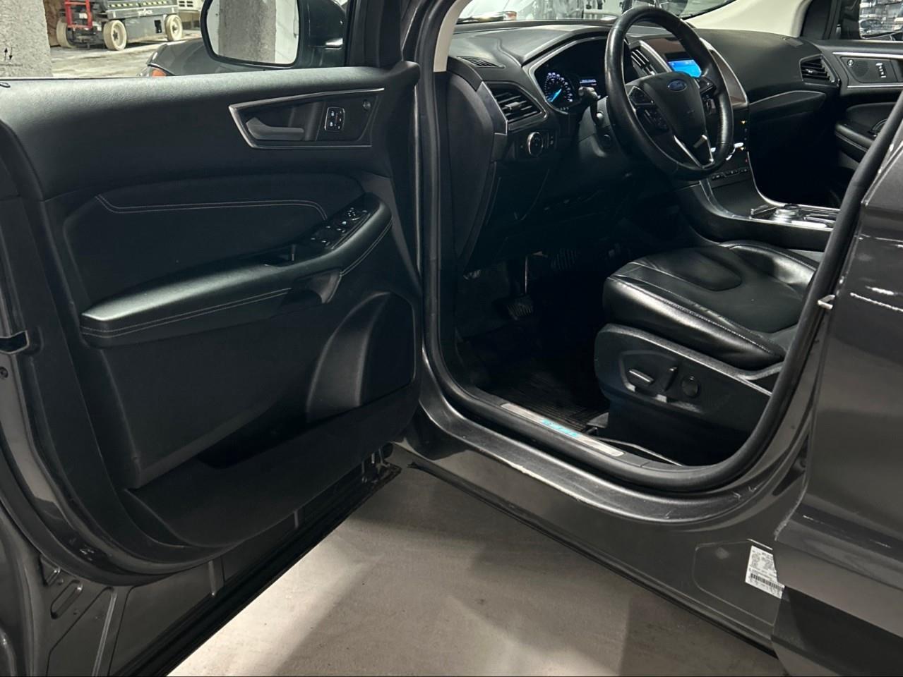 2020 Ford Edge TITANIUM 4DR ALL-WHEEL DRIVE Photo