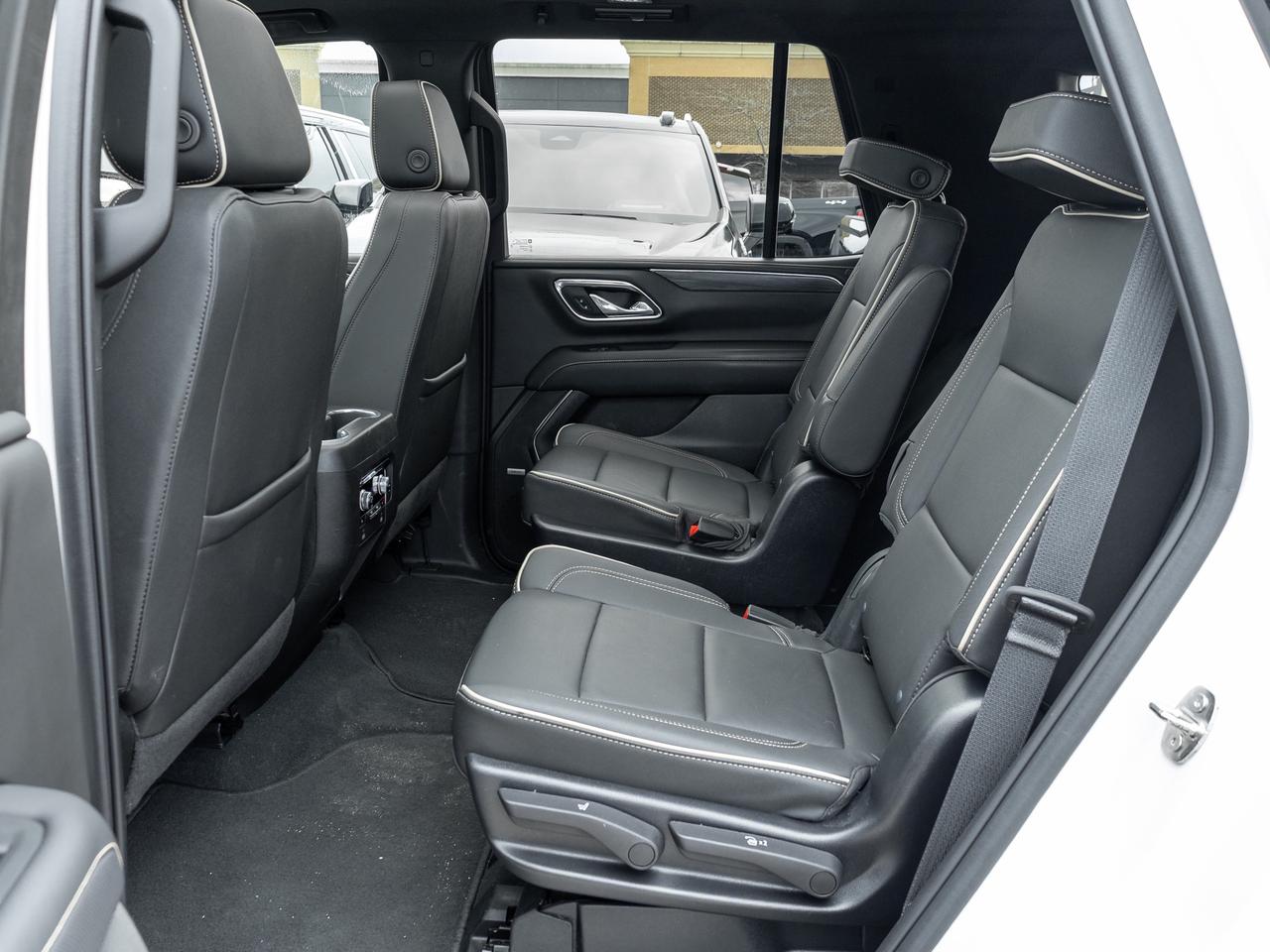 2023 GMC Yukon 5.3L V8, SLT LUXURY PKG, PANORAMIC SUNROOF Photo