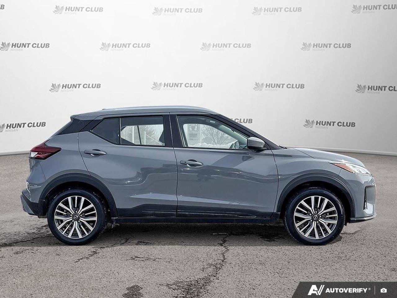 2023 Nissan Kicks SV Photo