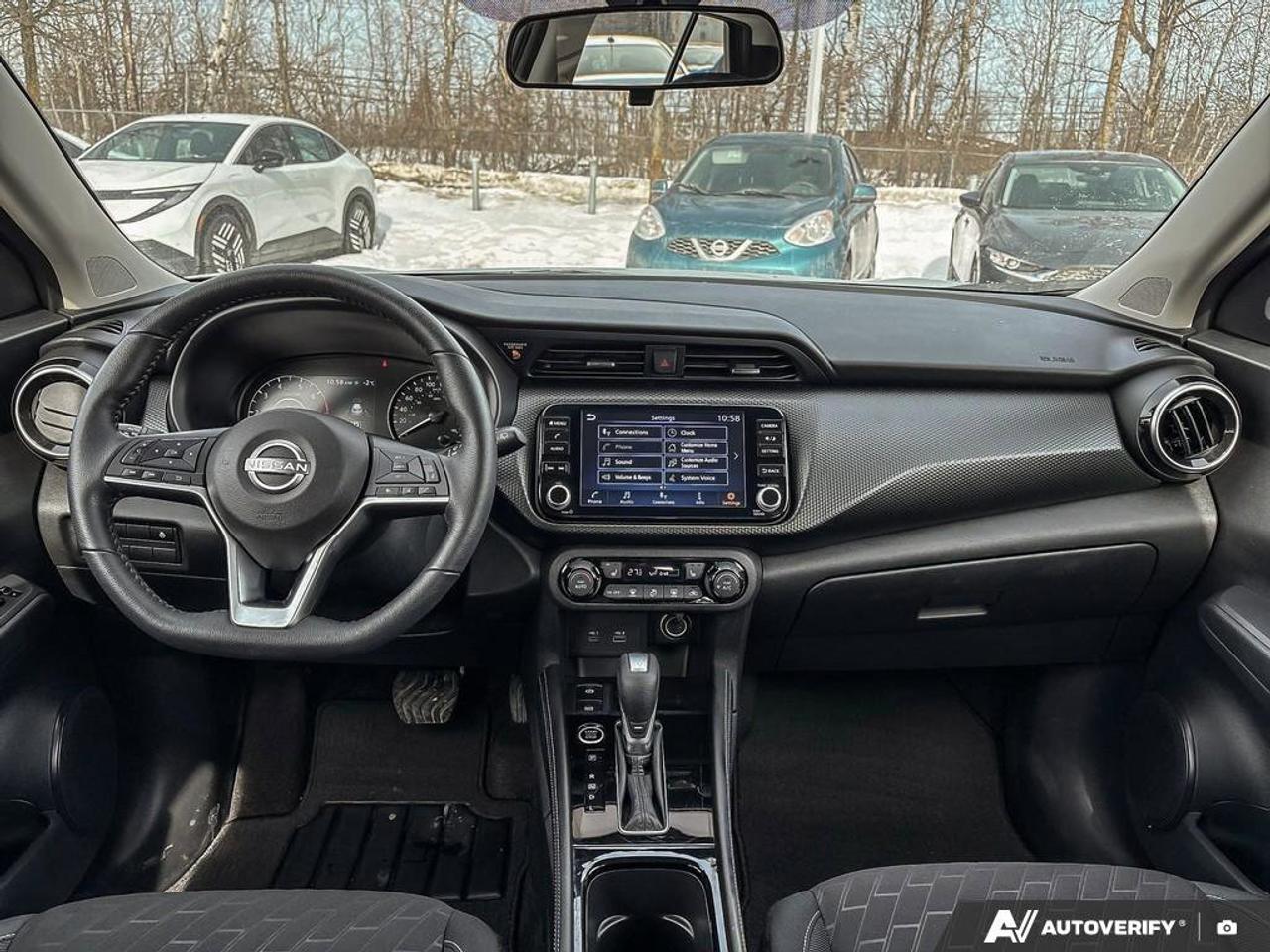 2023 Nissan Kicks SV Photo