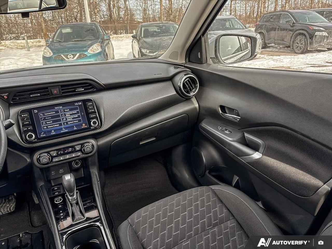 2023 Nissan Kicks SV Photo