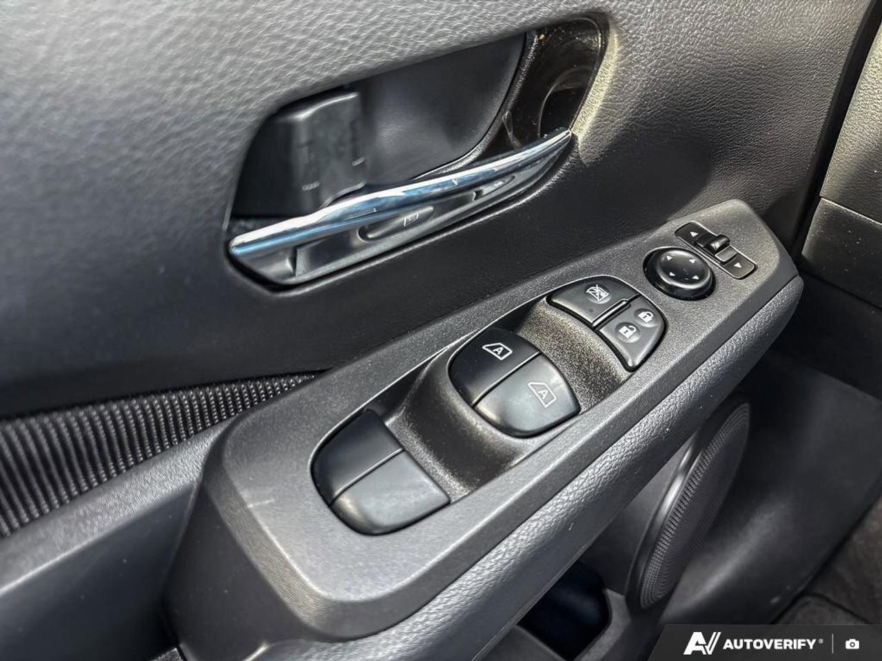 2023 Nissan Kicks SV Photo