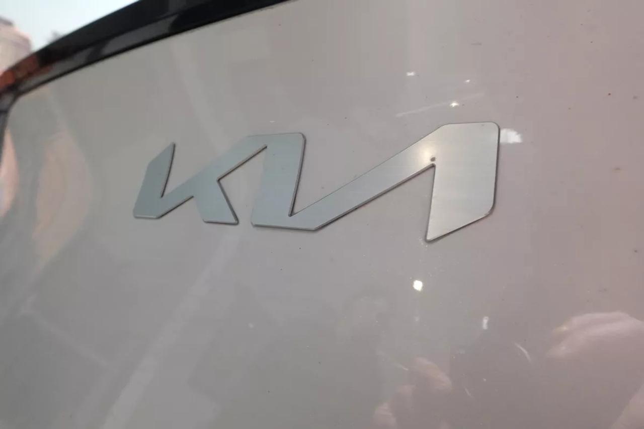 2023 Kia Sportage X-LINE LIMITED   AWD   HEATED SEATS   HEATED WHEEL Photo
