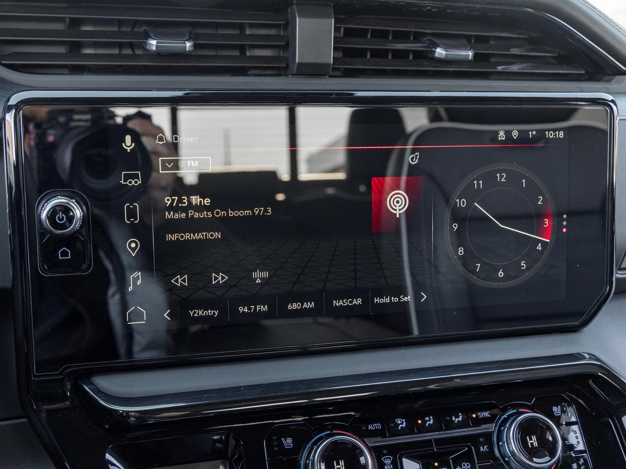 2024 GMC Sierra 1500 AT4-X, 6.2L, AEV OFF-ROAD PKG, 18" BLACK WHEELS Photo