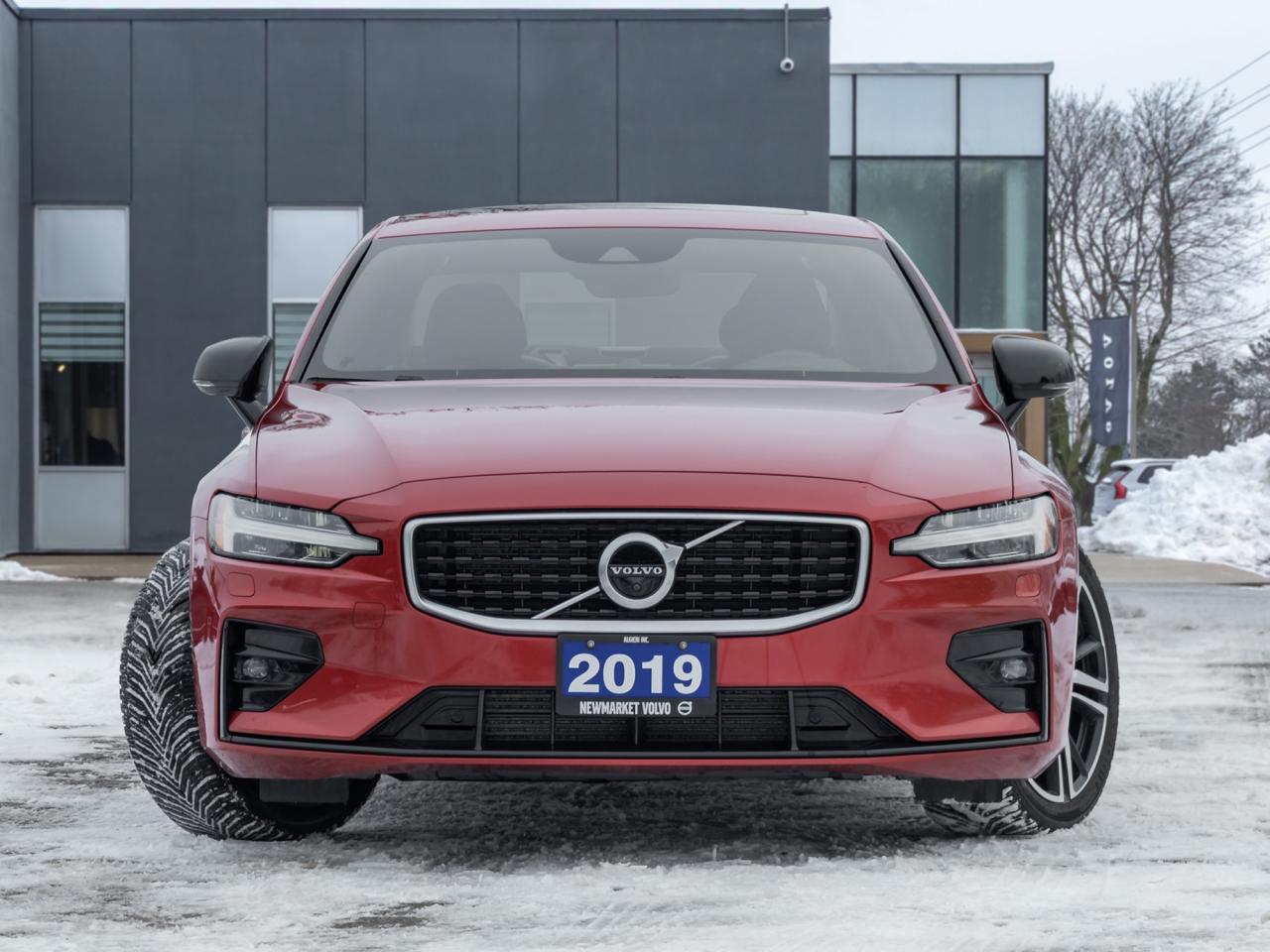 2019 Volvo S60 T6 AWD R-Design  LOW MILEAGE  TRADE IN  B& WILKINS Photo