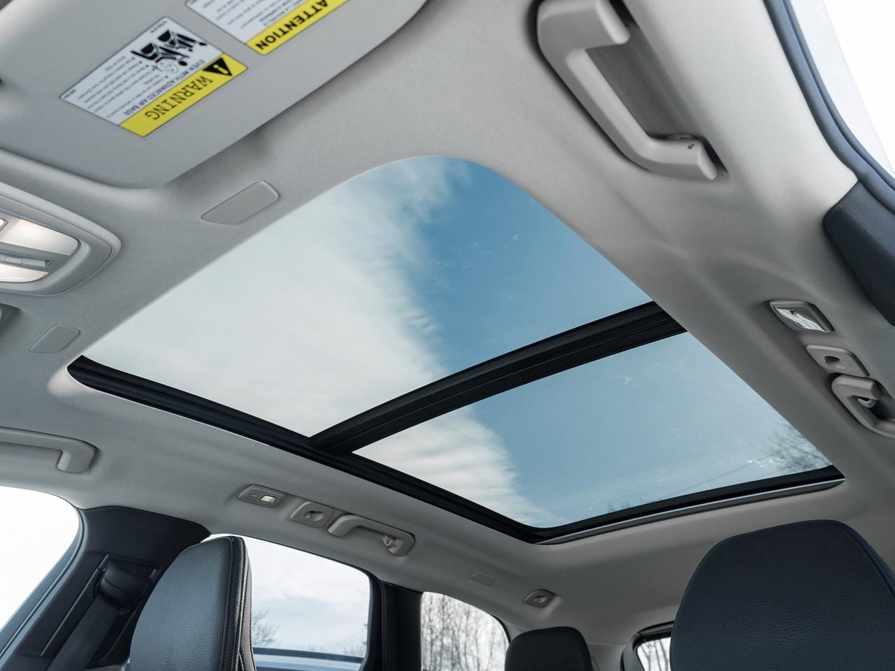 2025 Volvo XC60 Plug-In Hybrid T8 AWD Plus Dark Theme  CPO FINANCE RATE FR 3.49%* Photo