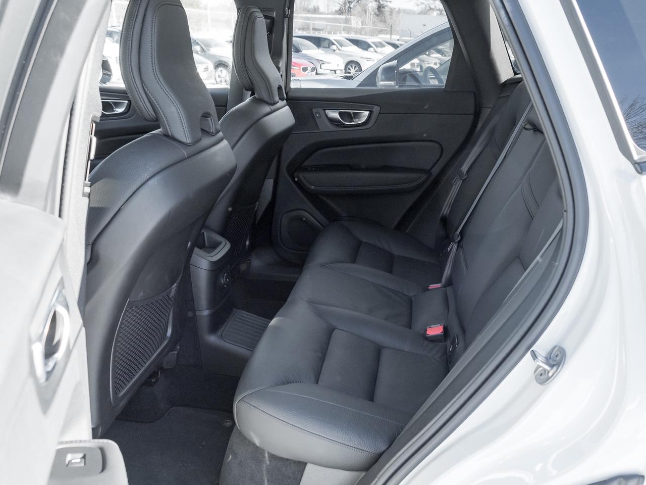 2025 Volvo XC60 Plug-In Hybrid T8 AWD Plus Dark Theme  CPO FINANCE RATE FR 3.49%* Photo