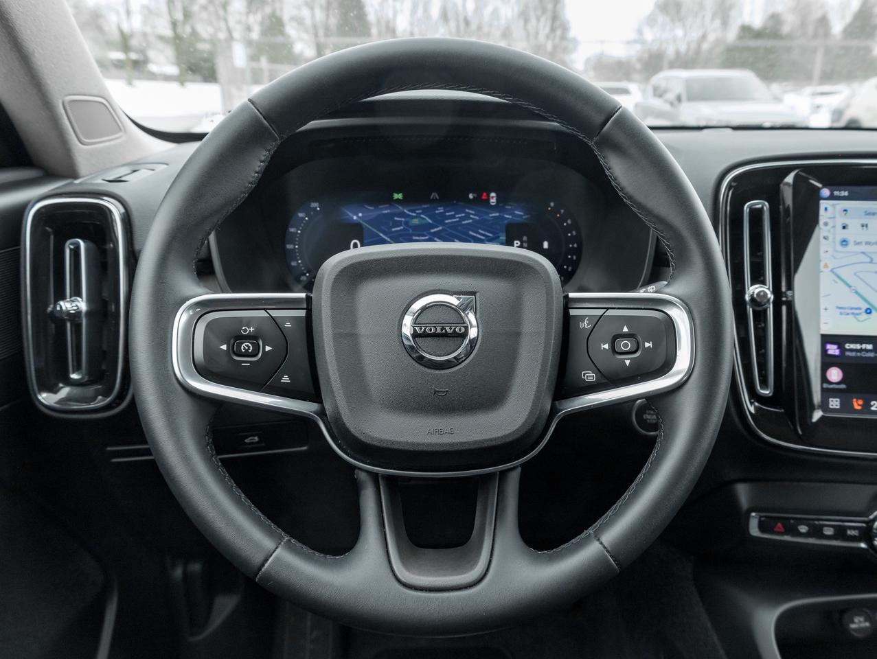 2025 Volvo XC40 B5 AWD PLUS  CPO FINANCE RATE 3.49%(24M)-4%*(84M) Photo