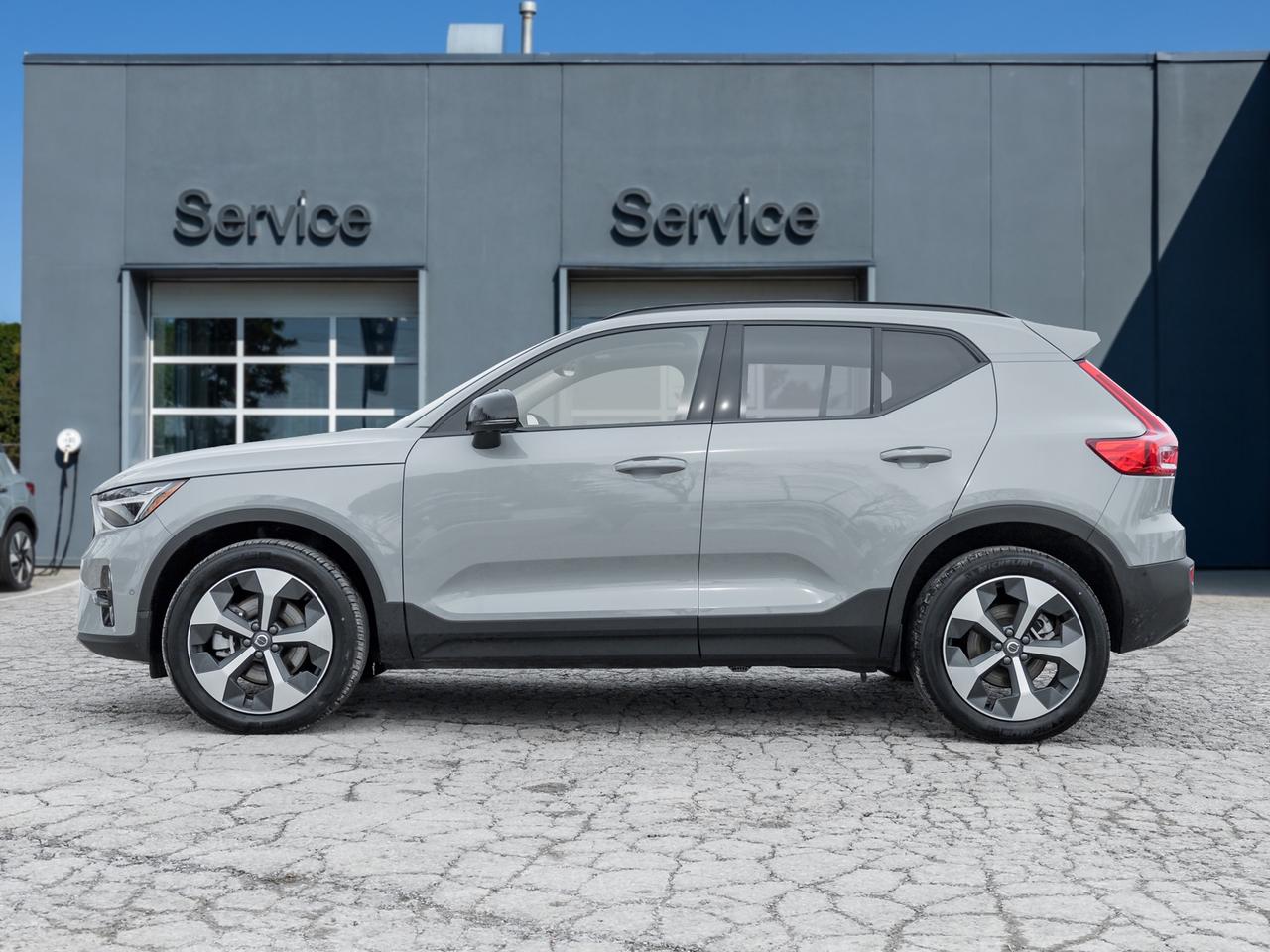2025 Volvo XC40 B5 AWD PLUS  CPO FINANCE RATE 3.49%(24M)-4%*(84M) Photo2
