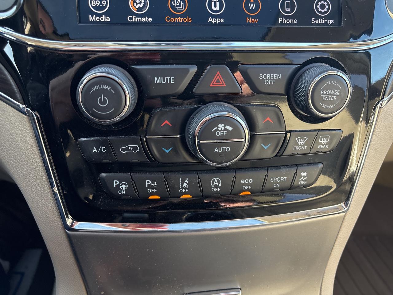 2021 Jeep Grand Cherokee Overland Photo