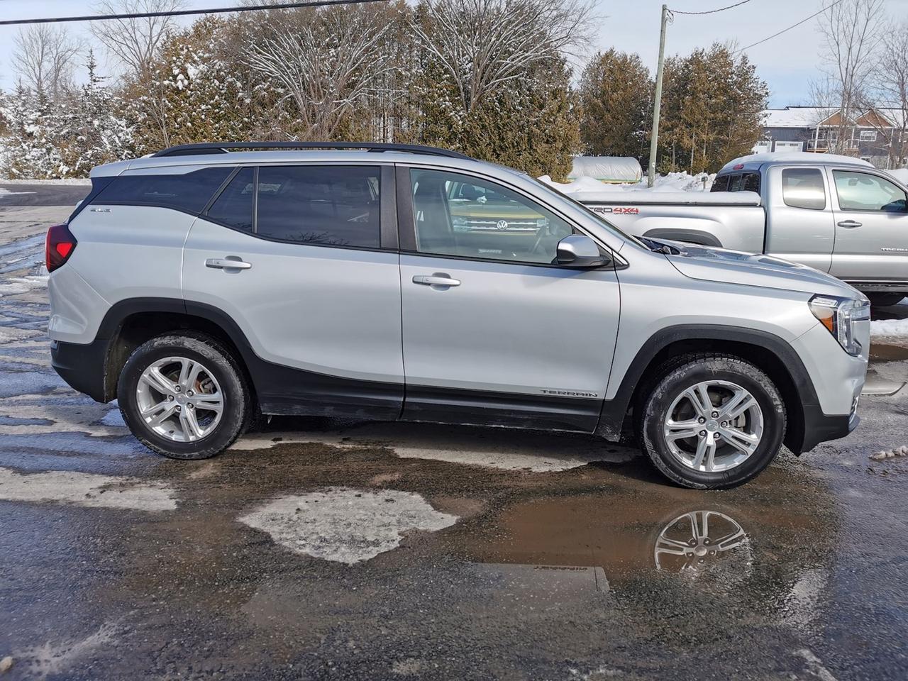 2022 GMC Terrain SLE Photo3