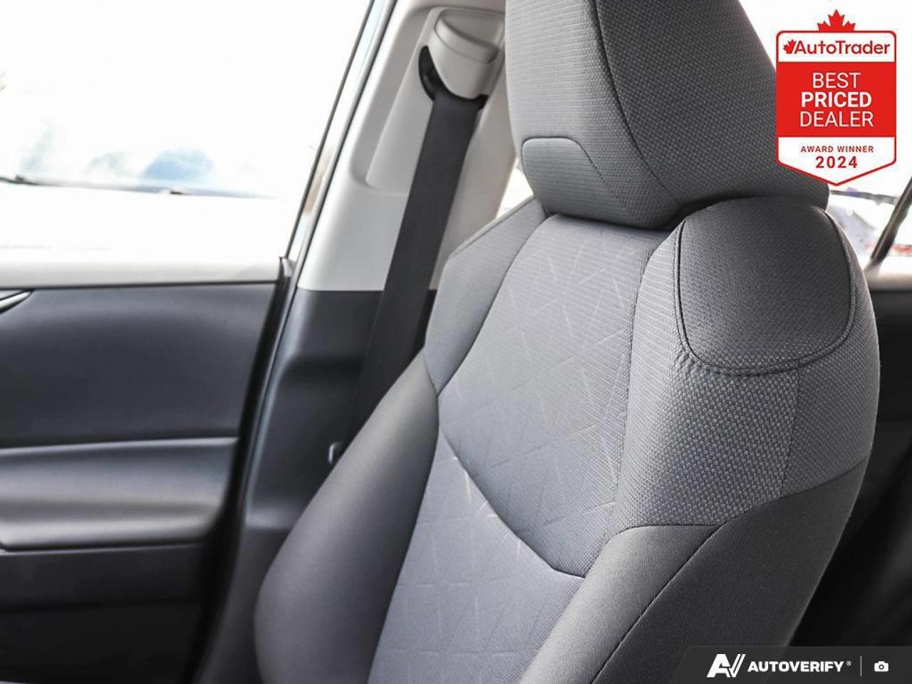 2025 Toyota RAV4 XLE 4dr All-wheel Drive Photo