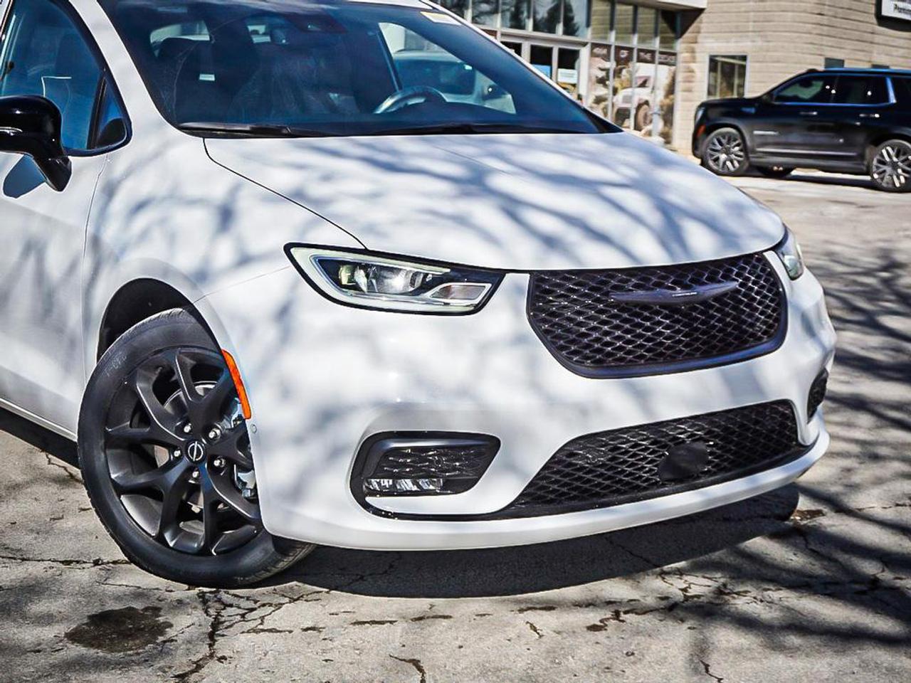 2026 Chrysler Pacifica  Photo