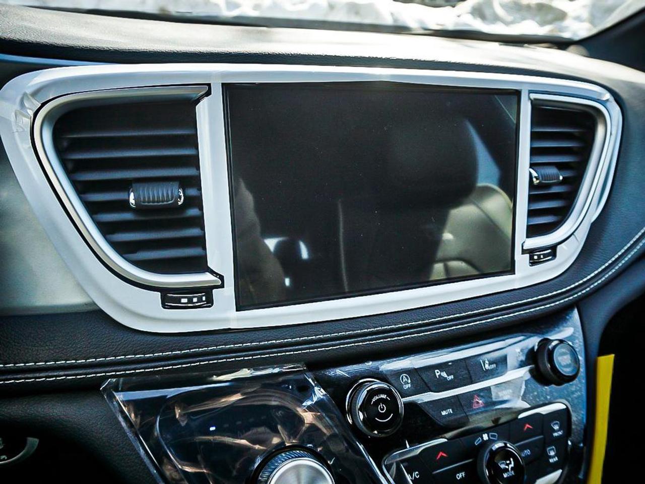 2026 Chrysler Pacifica  Photo