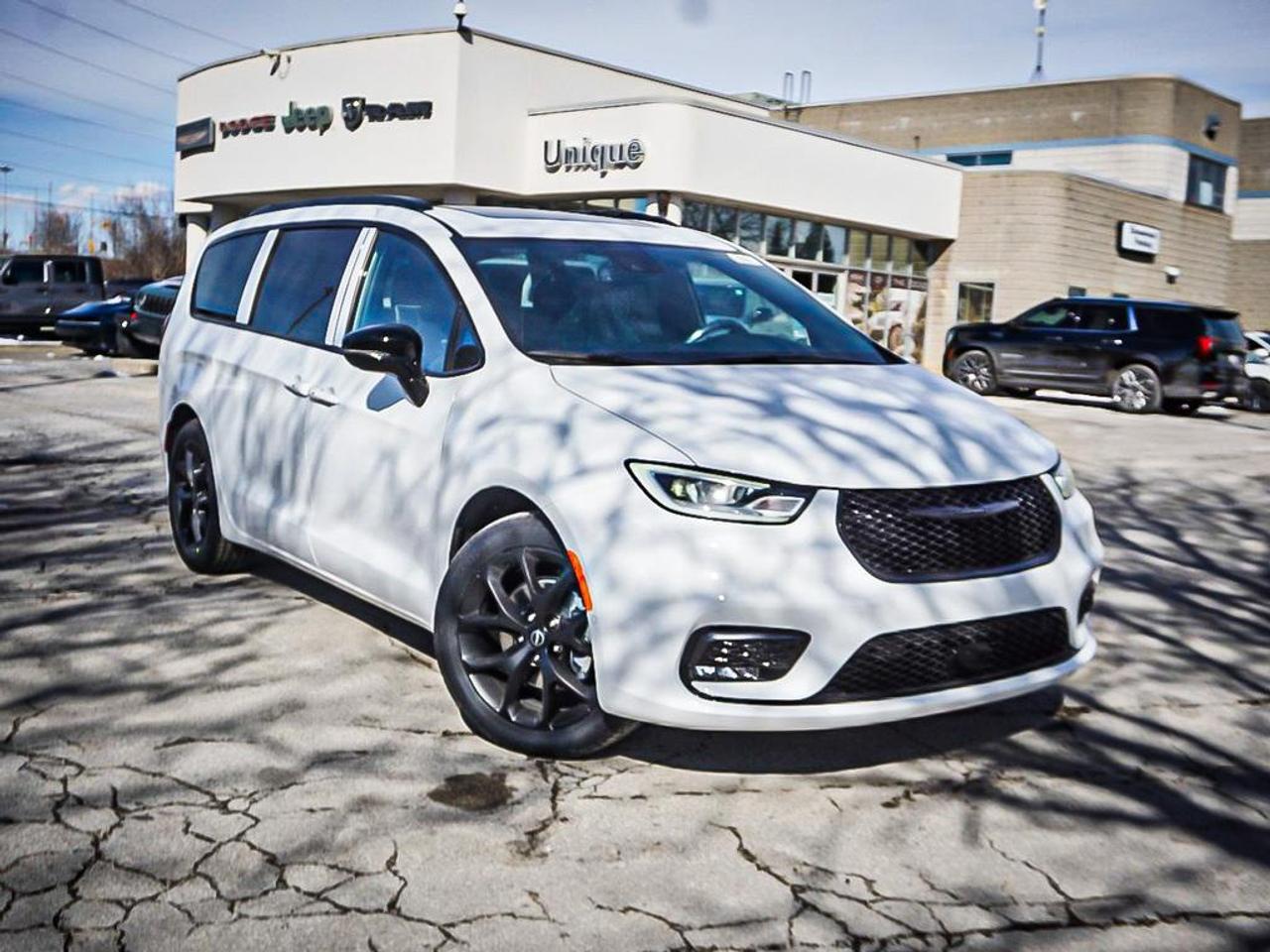 2026 Chrysler Pacifica  Photo