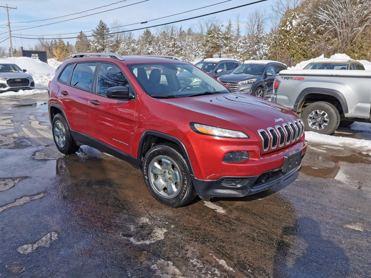 2016 Jeep Cherokee Sport Photo2