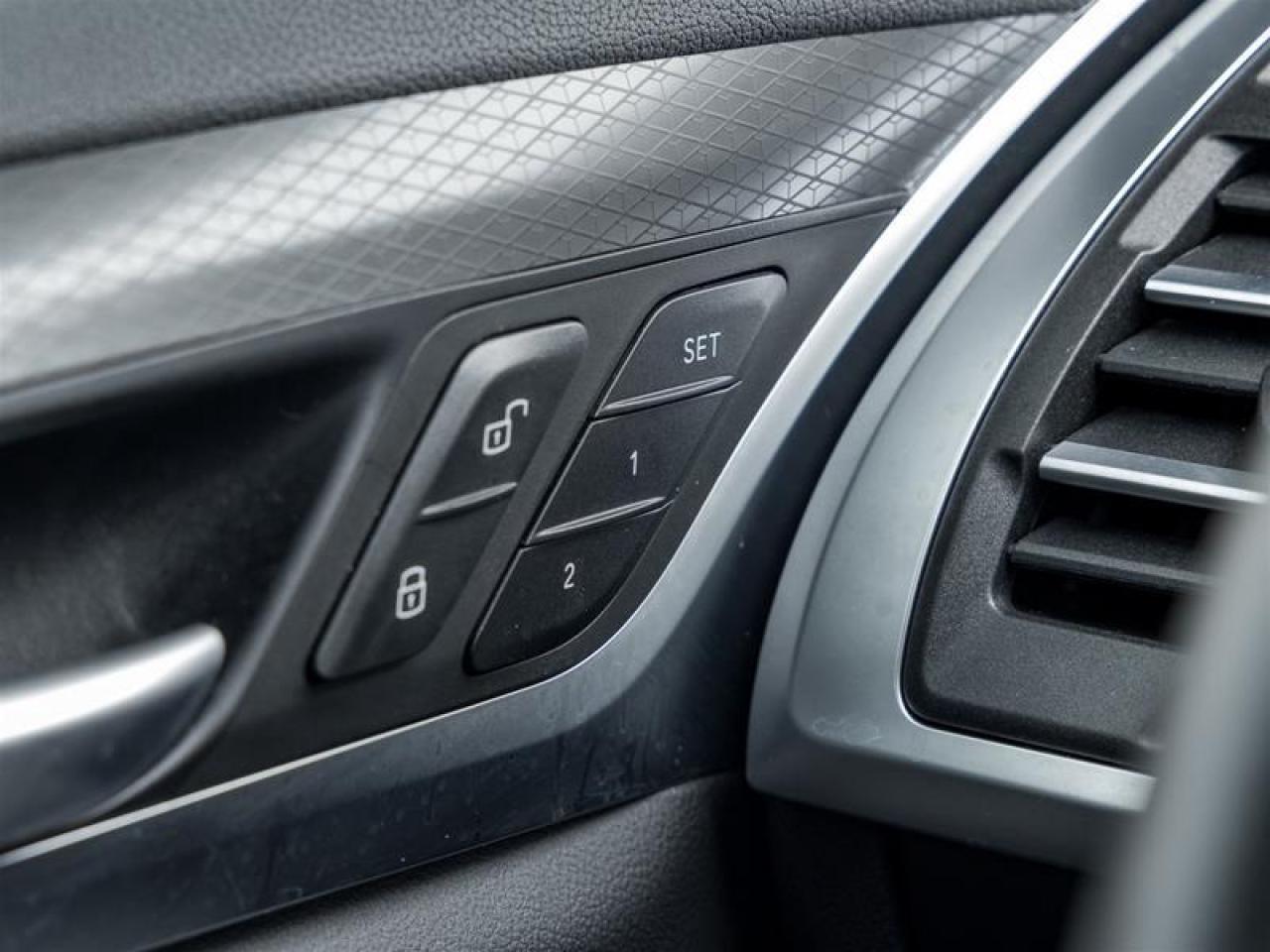 2024 BMW X4 M40i xDrive 4dr All-Wheel Drive Sports Activity Coupe Photo