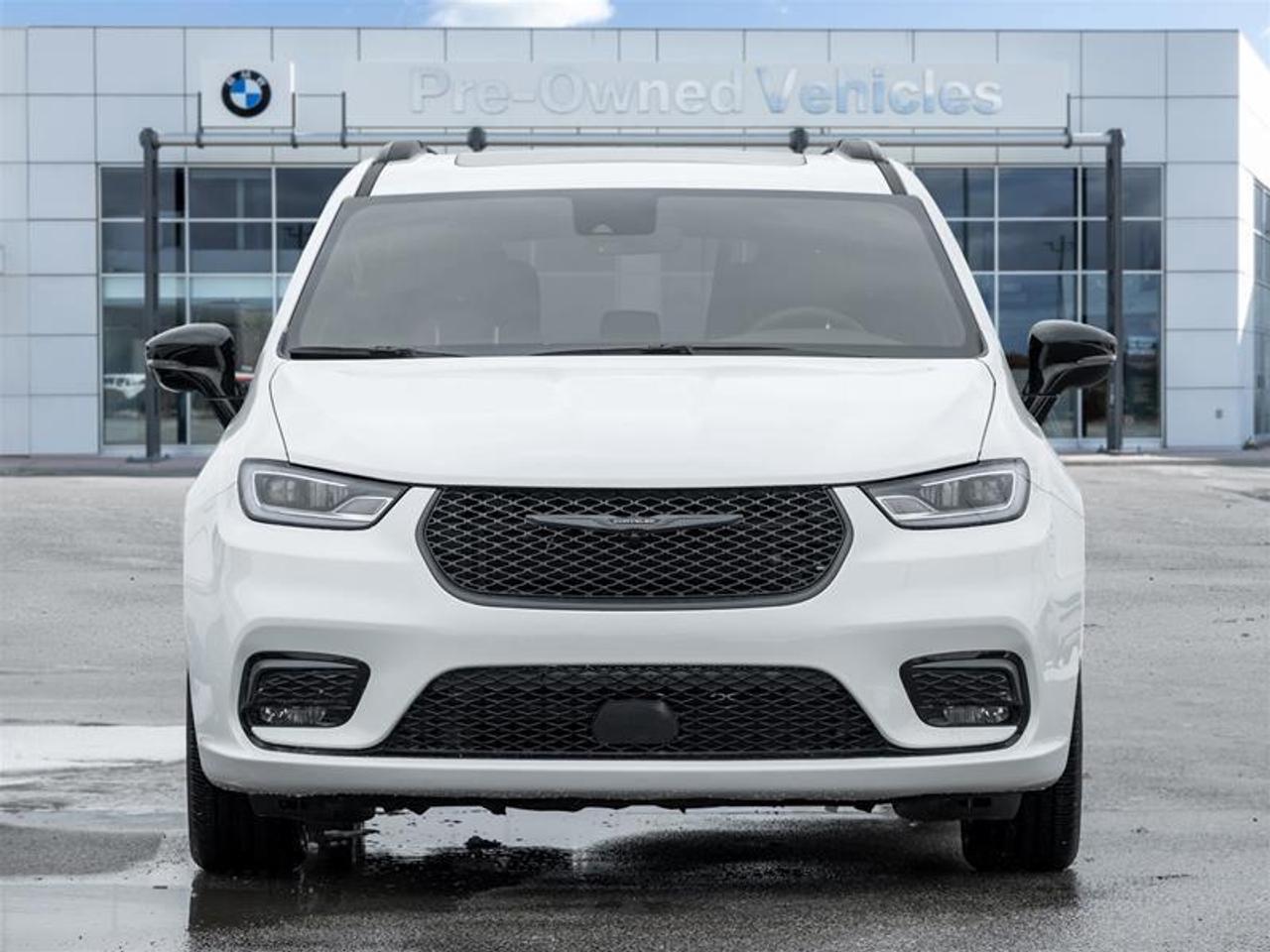 2025 Chrysler Pacifica Limited Front-Wheel Drive Passenger Van Photo