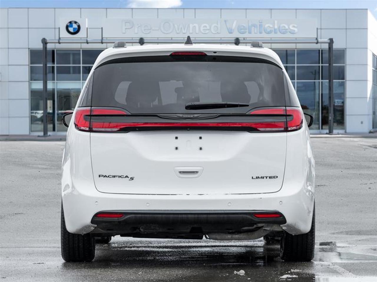 2025 Chrysler Pacifica Limited Front-Wheel Drive Passenger Van Photo