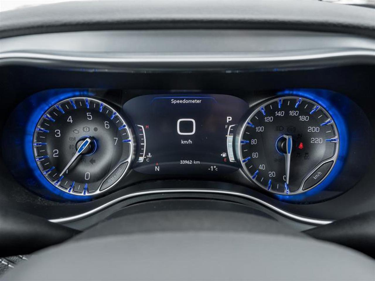 2025 Chrysler Pacifica Limited Front-Wheel Drive Passenger Van Photo