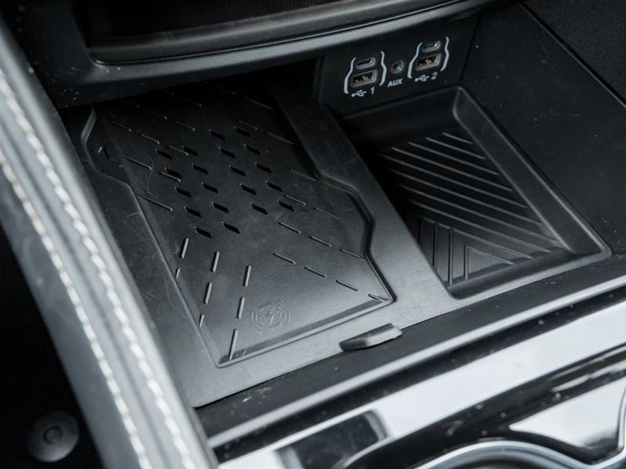 2025 Chrysler Pacifica Limited Front-Wheel Drive Passenger Van Photo