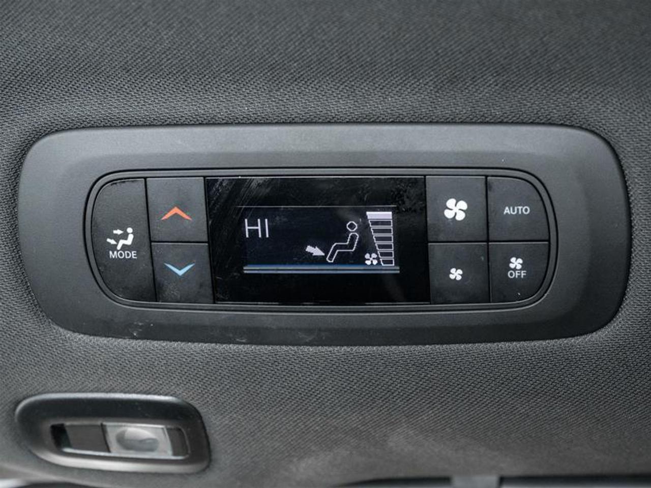 2025 Chrysler Pacifica Limited Front-Wheel Drive Passenger Van Photo