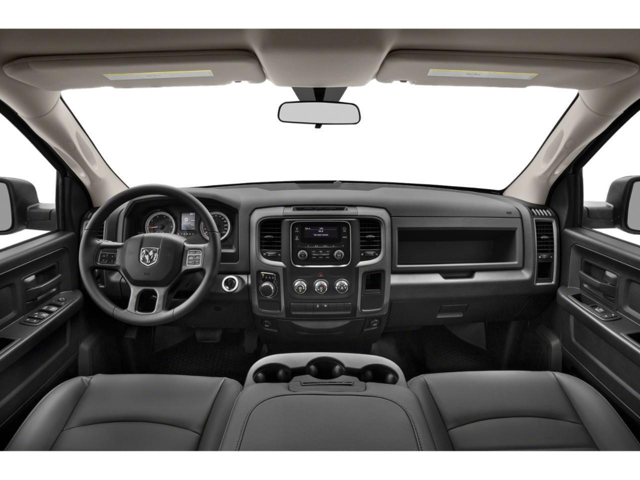 2021 RAM 1500 Classic TRADESMAN Photo4