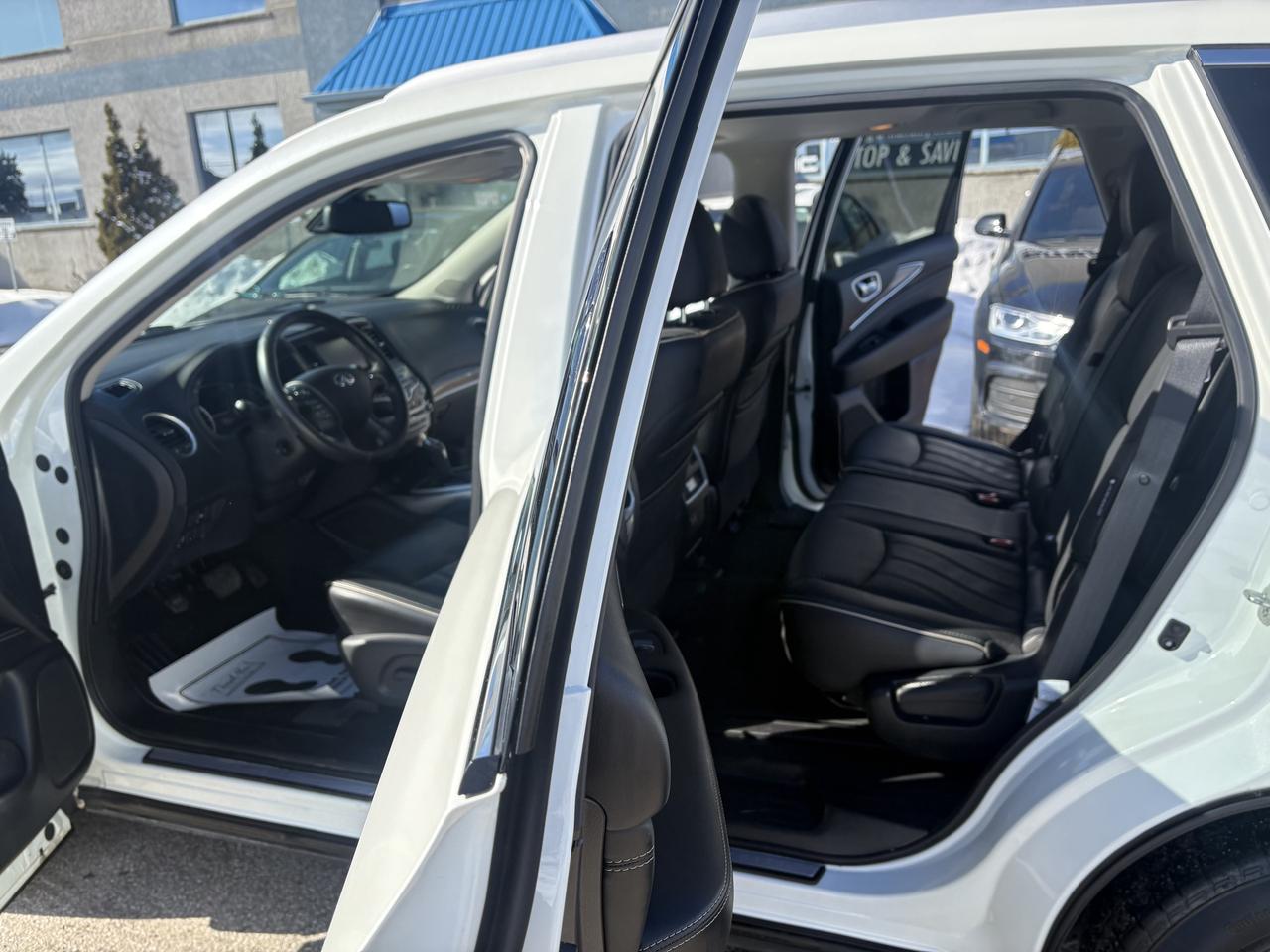 2020 Infiniti QX60 Essential AWD -Ltd Avail- Photo