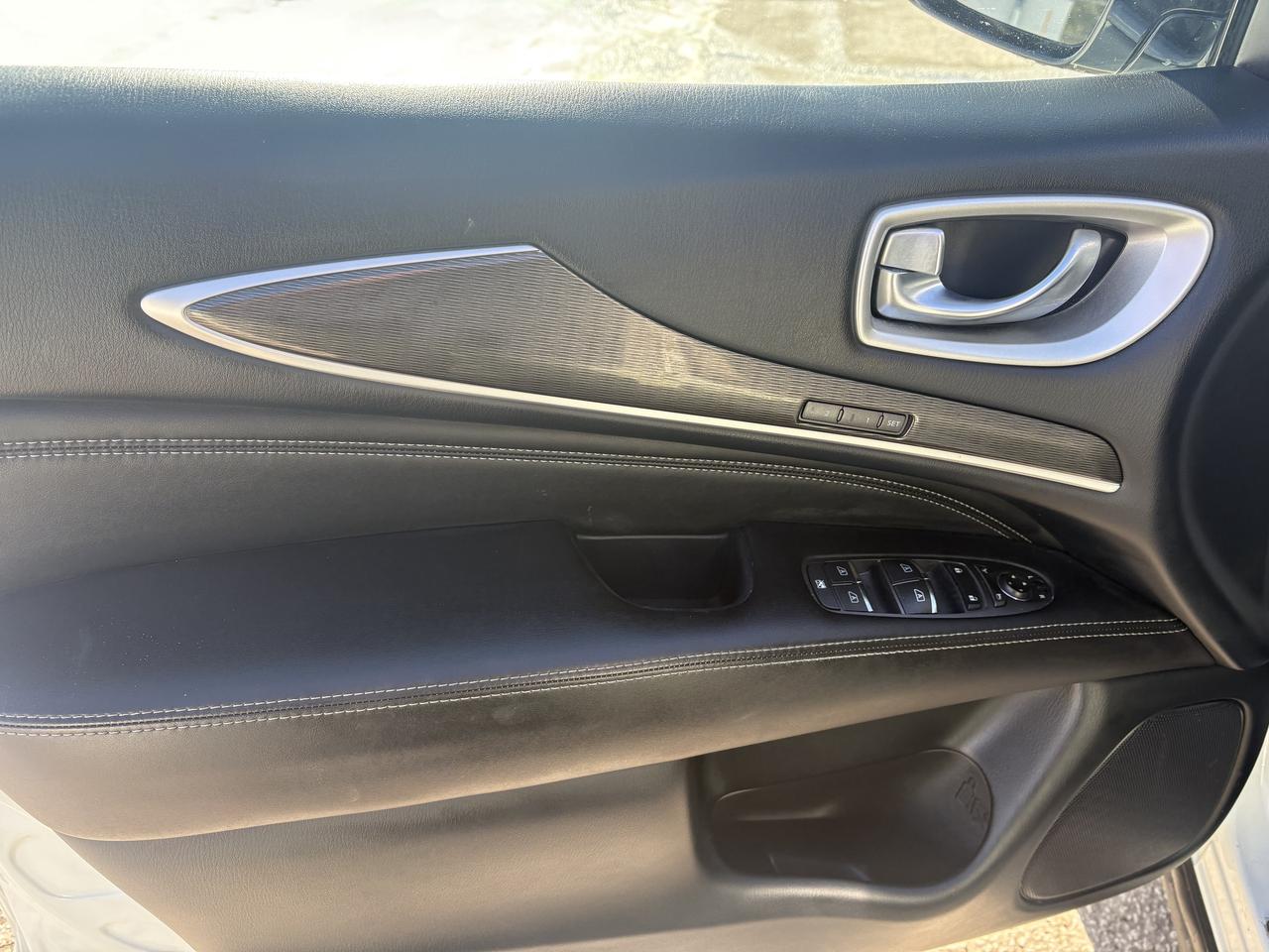 2020 Infiniti QX60 Essential AWD -Ltd Avail- Photo