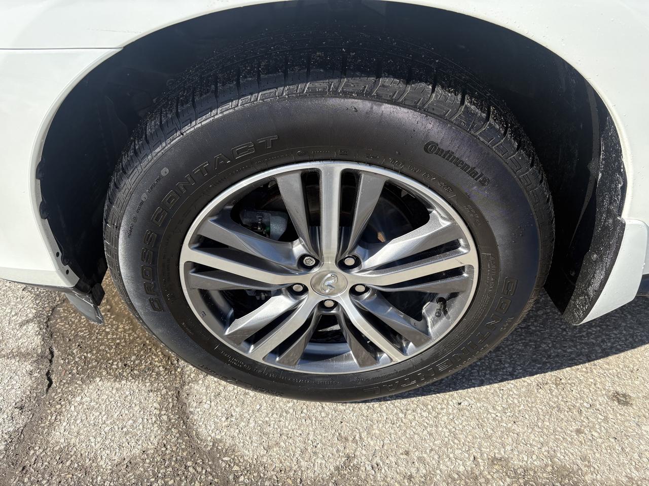 2020 Infiniti QX60 Essential AWD -Ltd Avail- Photo